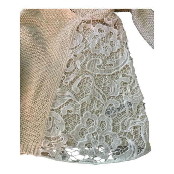 CHICO'S sweater, cream color, front zip, lace inlays on the shoulders and sides. - Picture 6 of 6